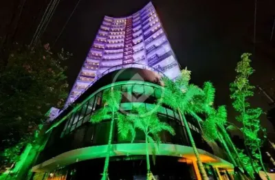 Vendo studio novo com 41m em moema com varanda, vaga de garagem , ponto para ar-condicionado, tomada