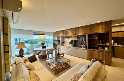 Vendo apartamento, mobiliado e reformado, 105 m², 2 dormitórios, 1 suíte, 2 vagas de garagem. área d