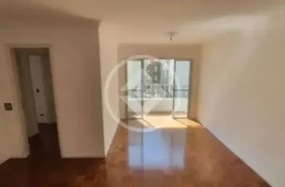 Apartamento em moema pássaros 2 quartos com armários e espelhos, banheiro completo, sala ampla para