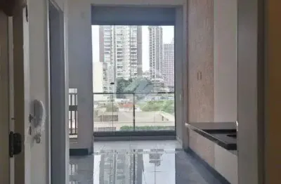 Vendo studio com 26m, pé direito 3,70m, varanda fechada e piso, ao lado do metrô brooklin. condomíni