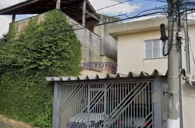 Sobrado espaçoso na vila medeiros com 02 dorms, sala, cozinha, 02 wcs, 02 vagas, em rua tranquila.