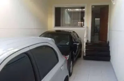 Sobrado seminovo na vila éde com 03 suites,sala de estar, acabamento de 1ª, 02 vagas, arm.embutidos.