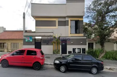 Condomínio na vila nivi, 01 dorm, sala de estar, cozinha, wc, quintal, (sem vaga) próximo ao metrô.
