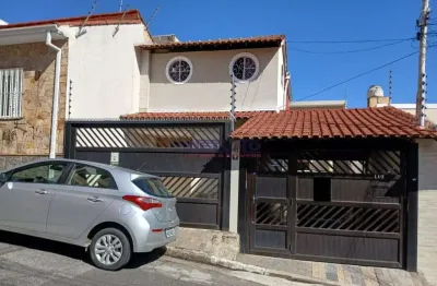 Sobrado na vila medeiros com 03 dorms, sala, cozinha, 03 wcs, 04 vagas, + dep. emprgada, ótimo local