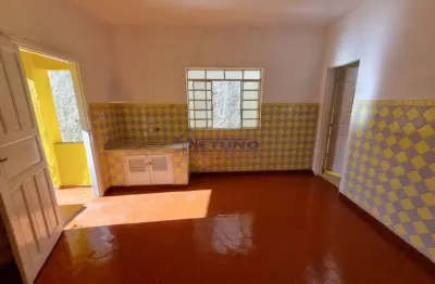 Casa com 2 quartos para alugar na Vila Medeiros, São Paulo 