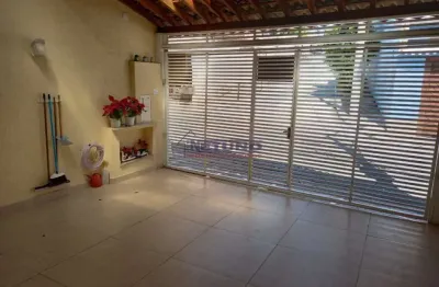 Casa assobradada na vila medeiros com 02 dorms, sala, 02 vagas, acabamento de 1ª, ótima localização.