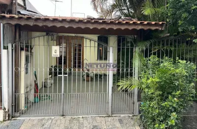 Casa térrea na vila medeiros com 02 dorms, 01 suíte, sala de estar, cozinha, wc, 01 vaga + edicula.