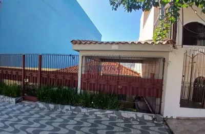 Casa térrea na vila medeiros com 02 dorms, sala espaçosa, cozinha, 02 banheiros, quintal, 01 vaga.