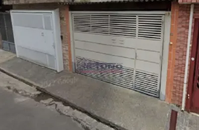 Casa térrea no jardim brasil com 02 dorms, sala de estar, cozinha, 02 banheiros, 02 vagas cobertas