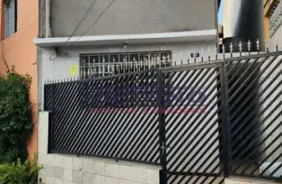 Sobrado na vila maria com 02 dorms, sala de estar, cozinha, lavanderia, baheiro, (sem vaga).