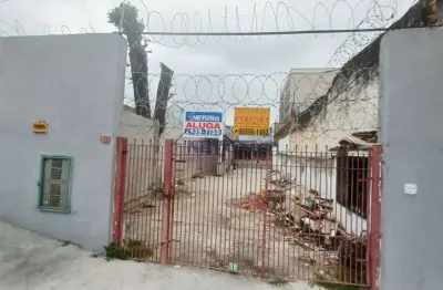 Casa térrea na vila guilherme com 2 quartos, sala, cozinha, banheiro, lavanderia e quintal