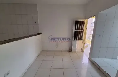 Apartamento sendo 1 quarto, sala, cozinha, banheiro e área de serviço. próximo á julio buono