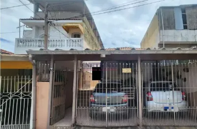 Casa para morar ou renda, 1ª com 02 dorms, sala, cozinha, + uma com 01 dorm, sala, cozinha, 02 vagas