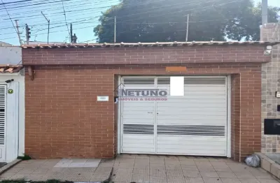 Casa térrea na Vila Medeiros com 02 dorms, sala de estar, cozinha com copa, 02 vagas, em ótimo local