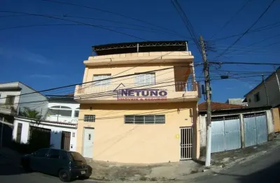 ? OPORTUNIDADE DE INVESTIMENTO ? IMÓVEL COM 3 CASAS NO MESMO TERRENO!  Excelente imóvel para morar