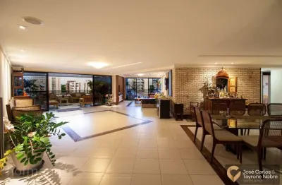 Apartamento com 3 suítes e 3 vagas, próximo ao mar do cabo branco.