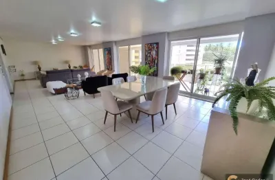 Apartamento amplo com 04 suítes, 265m² e com móveis projetados no bairro brisamar.