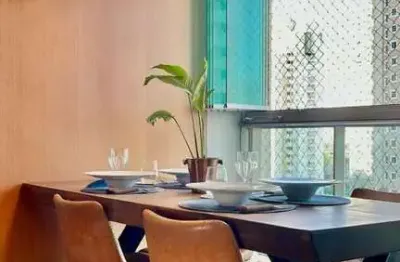 Apartamento com 2 quartos e móveis projetados com 2 vagas no bairro altiplano