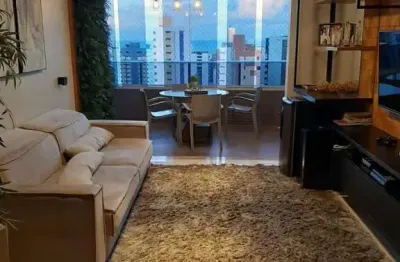 Apartamento com 3 suítes, 2 vagas e área de lazer no bairro de tambaú