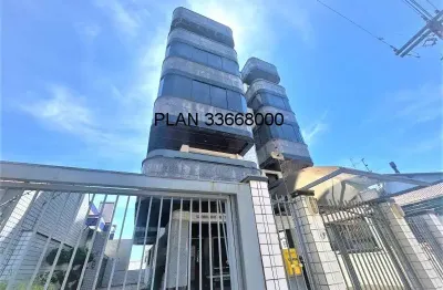 04 dormitórios, sendo uma suíte com banheira de hidromassagem, e 02 vagas cobertas para carro.