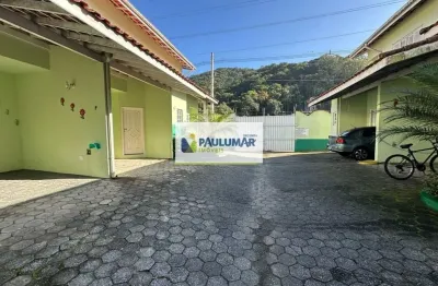 Sobrado em condominio fechado no centro de mongaguá