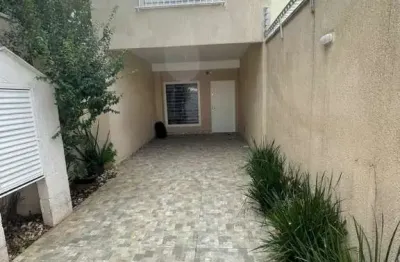 Sobrado para venda ou locação próximo ao shopping santana park com  3 suítes, quintal e 2 vagass