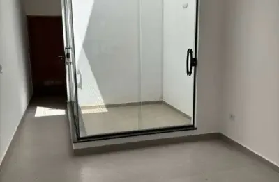 Sobrado,  03 dormitórios com uma suíte, banheiro  social, sala ampla com lavabo .