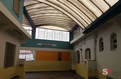 Prédio comercial  para alugar com 4 pavimentos, amplas salas e elevador.