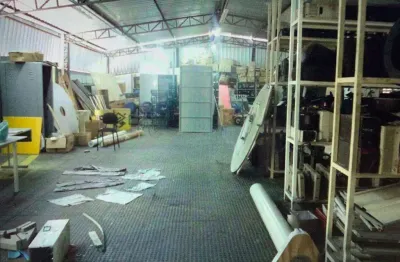 Galpão comercial  para locação, em rua sem saída, 15 cômodos, com 05 salas  grandes.