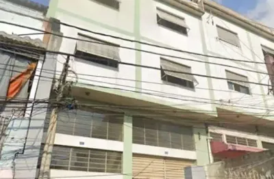 Prédio para venda  com 6 apartamentos,  12  dormitórios, 24 cômodos no total, e 4 vagas.