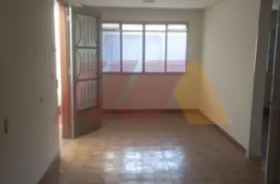 Casa para venda de 2 dormitórios, sala, cozinha e 2 vagas de garagem no carandiru