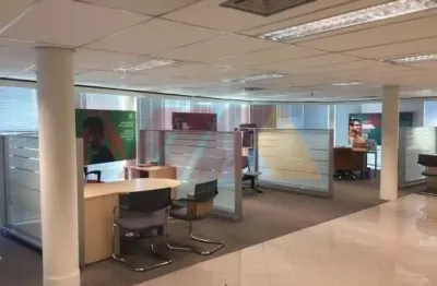 Galpão comercial para locação e infraestrutura completa em região nobre da lapa