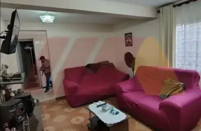 Sobrado disponível para venda, 3 dormitórios, 2 vagas de garagem, 190m².