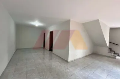 Sobrado amplo para locação -  3 dormitórios, 2 vagas
