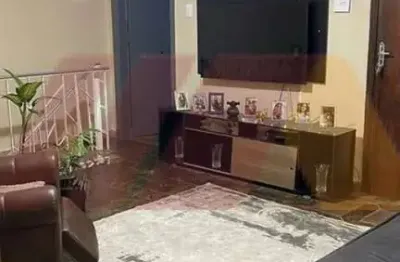 Sobrado para venda, 4 dormitórios (1 suíte), 2 vagas de garagem, 267 m². vila pereira cerca.