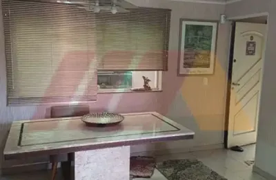 Sobrado à venda, 3 dormitórios (1 suíte), 3 vagas de garagem, 230m². localizado na água fria.
