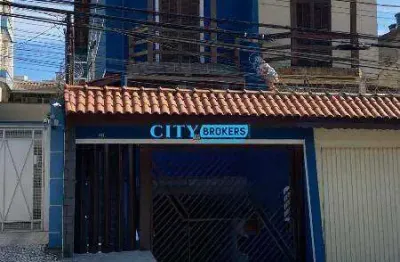 Casa, sobrado à venda 280m ², 2 salas, 3 cozinhas, 5 banheiros, 2 lavanderias e 4 quartos sendo 3 com suíte e 1 com sacada, no jardim santa mena