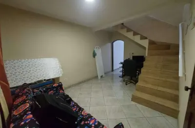 Casa, sobrado 130m ², com 3 quartos sendo 2 suítes e 1 sacada, 3 salas, 2 vaga de garagem à venda no jardim aeródromono em guarulhos
