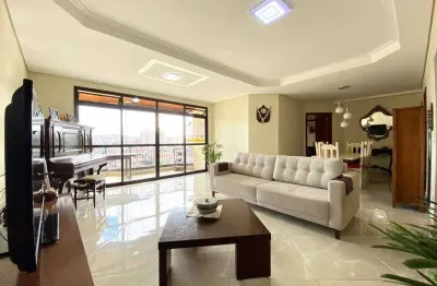 Apartamento 150m ², com 4 quartos sendo 1 suíte com sacada, 2 banheiros, 3 salas sendo 1 com sacada, 3 vagas de garagem