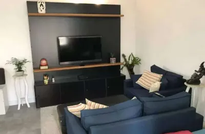 Sobrado em condomínio fechado com 90m², 2 dormitórios, 2 suítes no bairro campo grande zona sul