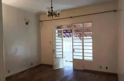 Sobrado á venda com 400m², 5 quartos, 4 banheiros, 2 vagas no bairro tremembé zona norte