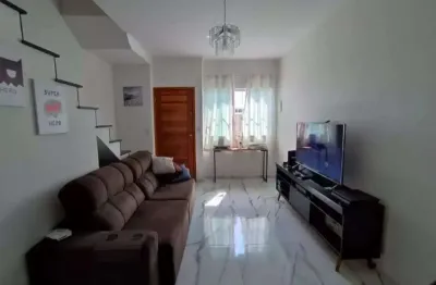 Sobrado á venda em condomínio 65m², 2 dormitórios, 2 banheiros próximo ao metrô guilhermina esperança zona leste