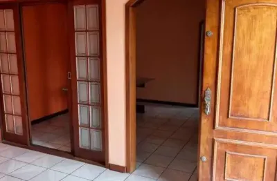 Sobrado á venda com 150m², 3 quartos, 1 suíte, 4 vagas no bairro cangaíba zona leste