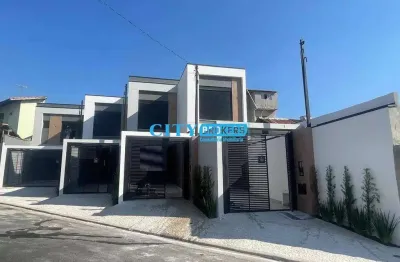 Sobrados á venda com 3 dormitórios, 2 vagas de garagem, 10 minutos do metrô patriarca