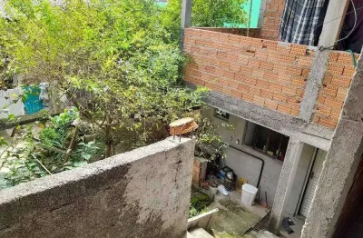 Sobrado com 3 casa construída á venda no birro dos pimentas guarulhos