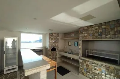 Apartamento 65 m² com 2 dormitórios sendo uma suíte com sacada e 1 vaga.