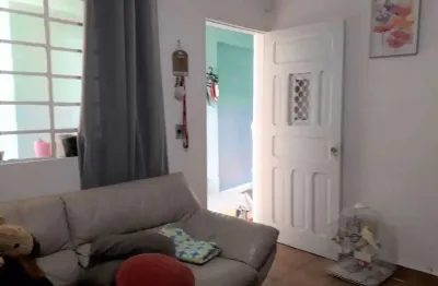 Casa á venda com 440m², 5 casas no mesmo terreno na vila ede zona norte