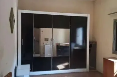 Sobrado 154m² á venda com 7 cômodos, mais 2 quintais e 1 lavanderia no bom retiro.