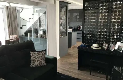 Cobertura duplex em centro com 125.00 m² , 2 quarto(s) , 1 suíte(s) , 3 vaga(s).