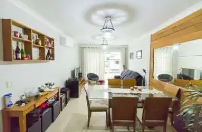 Sobrado em vila carbone com 160.00 m² , 3 quarto(s) , 4 vaga(s).